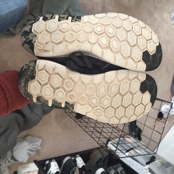 Nike shoes - Picture 3 of 4